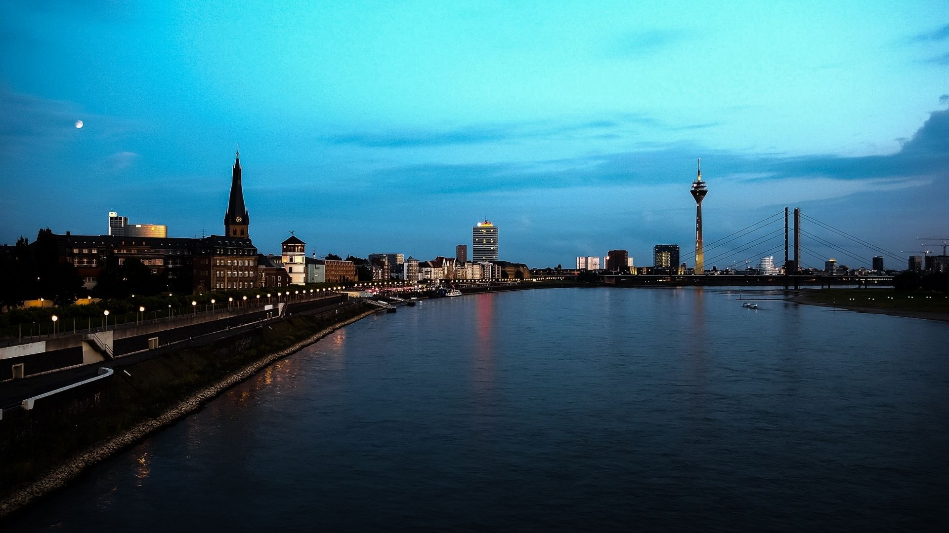 Flughafentransfer Oberhausen (46045–46149) – Ihr günstiger Shuttle- & Taxi-Service zum Flughafen Düsseldorf (DUS)